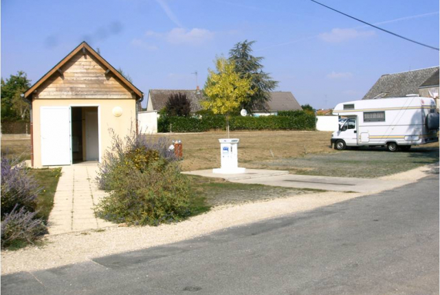 l’AIRE DE CAMPING CAR